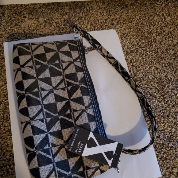 MAXX NY black & white PURSE - Picture 4 of 8